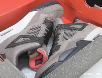 JORDAN AIR RETRO 